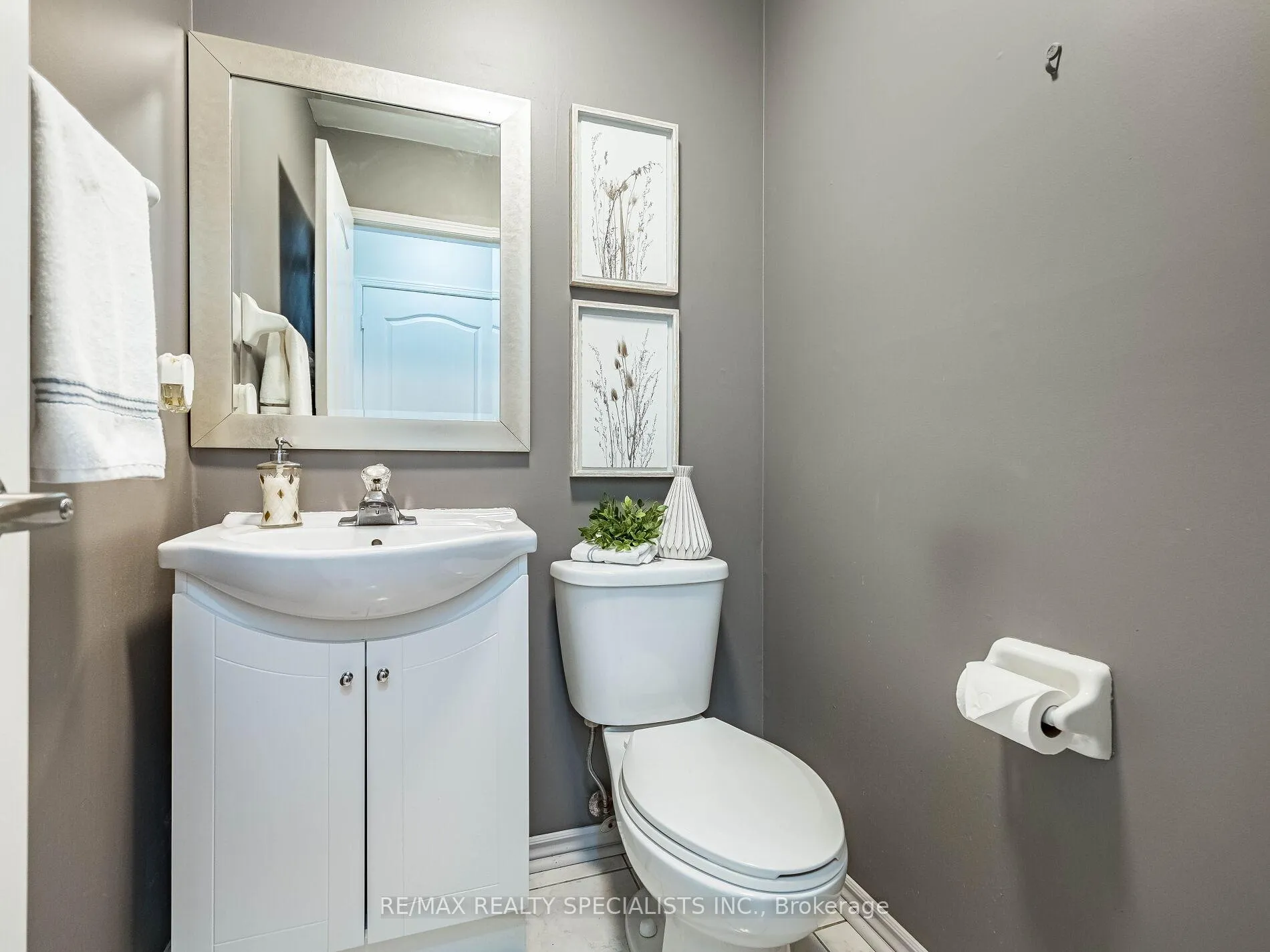 Photo 19 of 18 Willow Park Drive, Brampton, Sandringham-Wellington — HOMEH