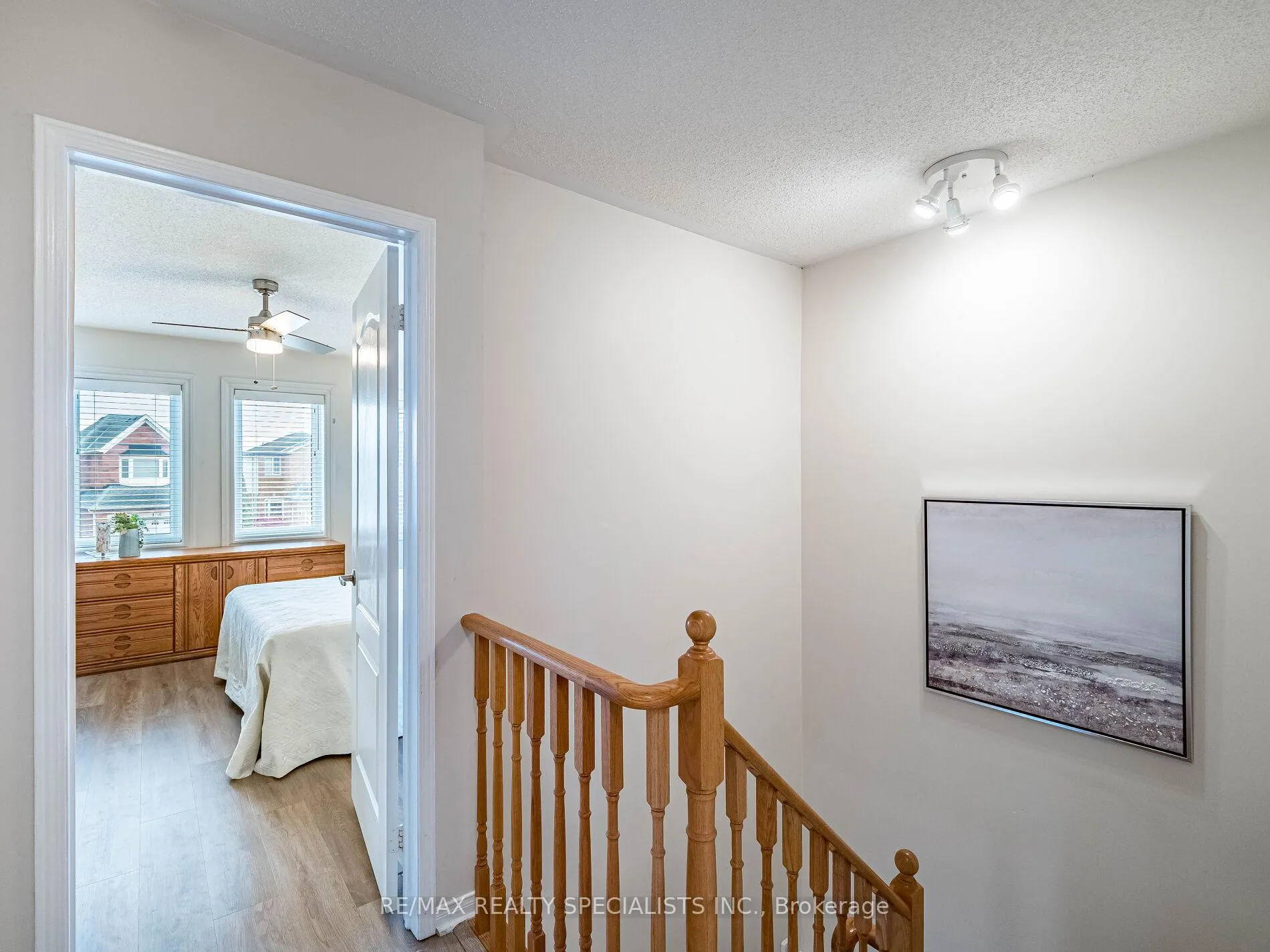 Photo 20 of 18 Willow Park Drive, Brampton, Sandringham-Wellington — HOMEH