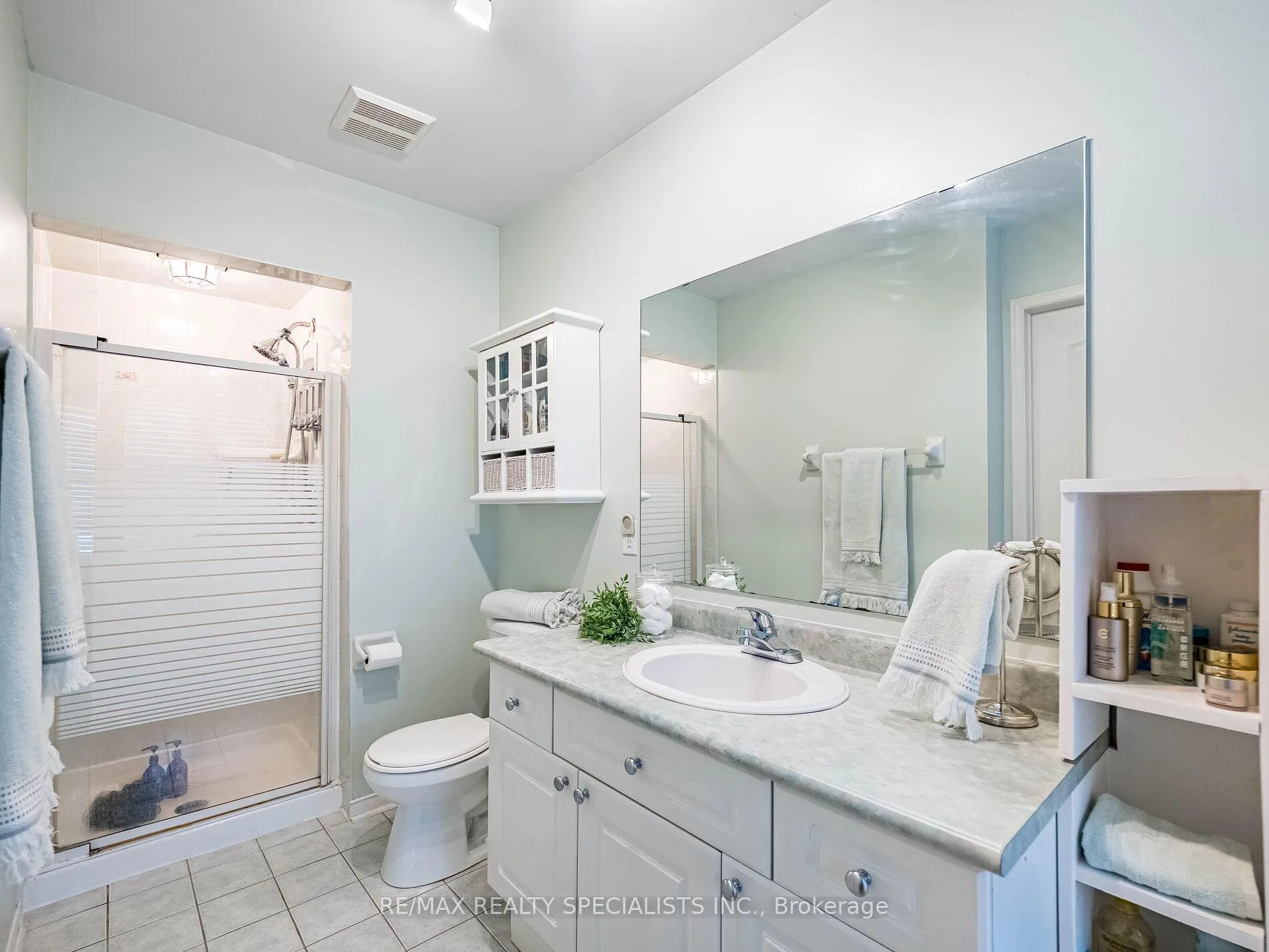 Photo 24 of 18 Willow Park Drive, Brampton, Sandringham-Wellington — HOMEH