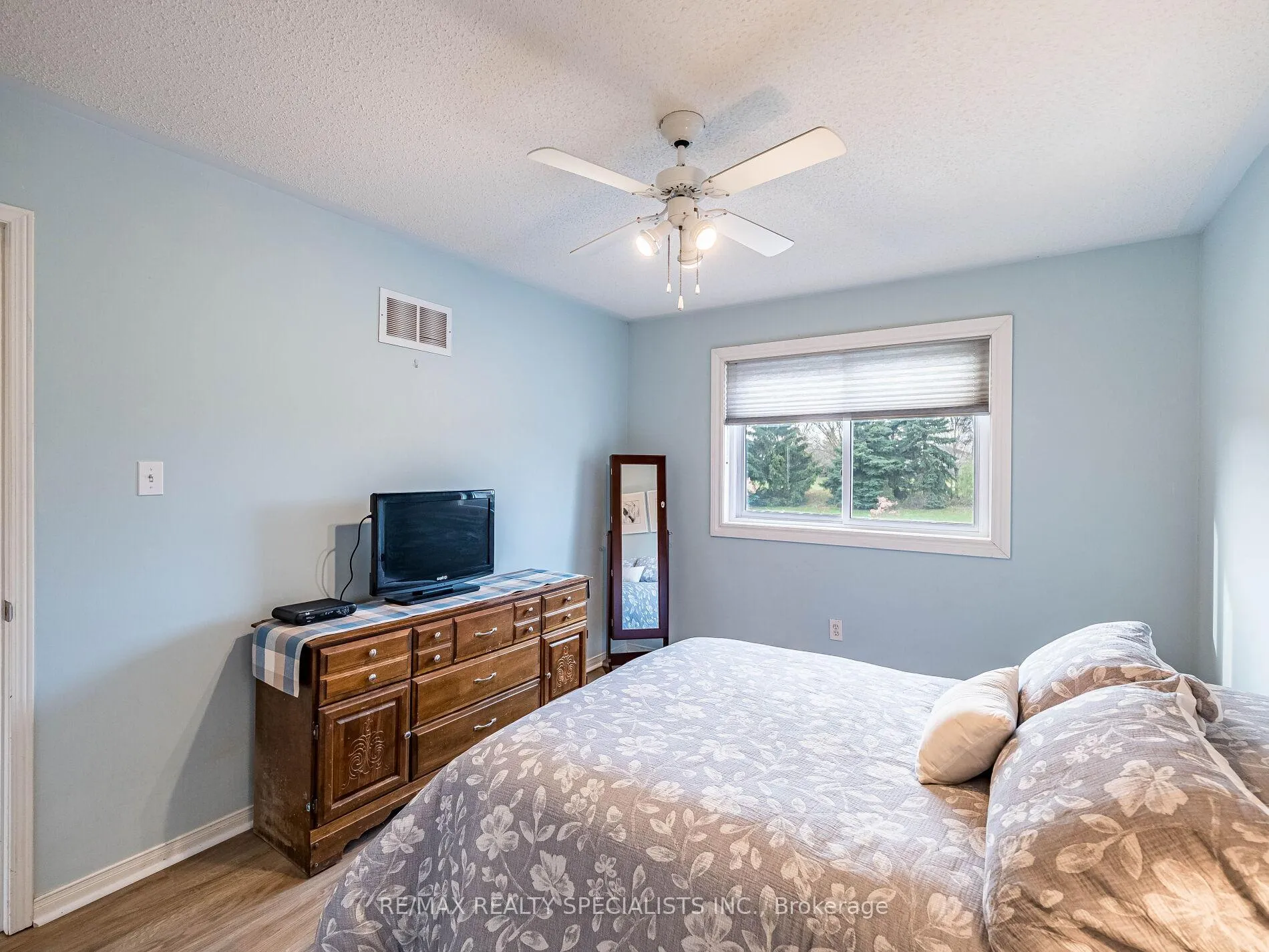 Photo 28 of 18 Willow Park Drive, Brampton, Sandringham-Wellington — HOMEH