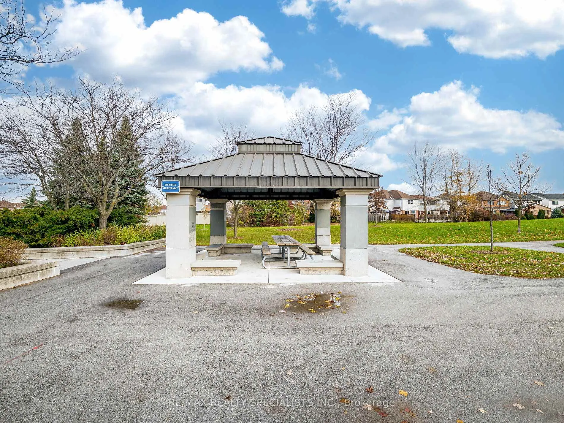 Photo 39 of 18 Willow Park Drive, Brampton, Sandringham-Wellington — HOMEH