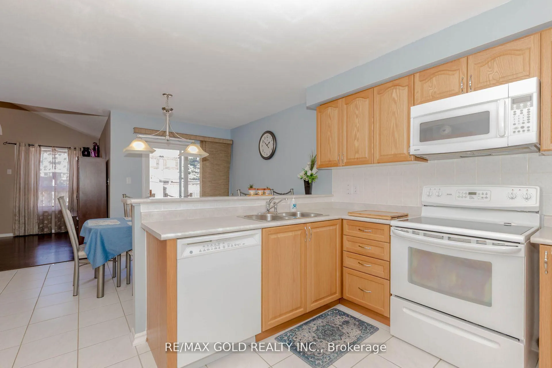 Photo 11 of 24 Sweet Clover Crescent, Brampton, Sandringham-Wellington — HOMEH