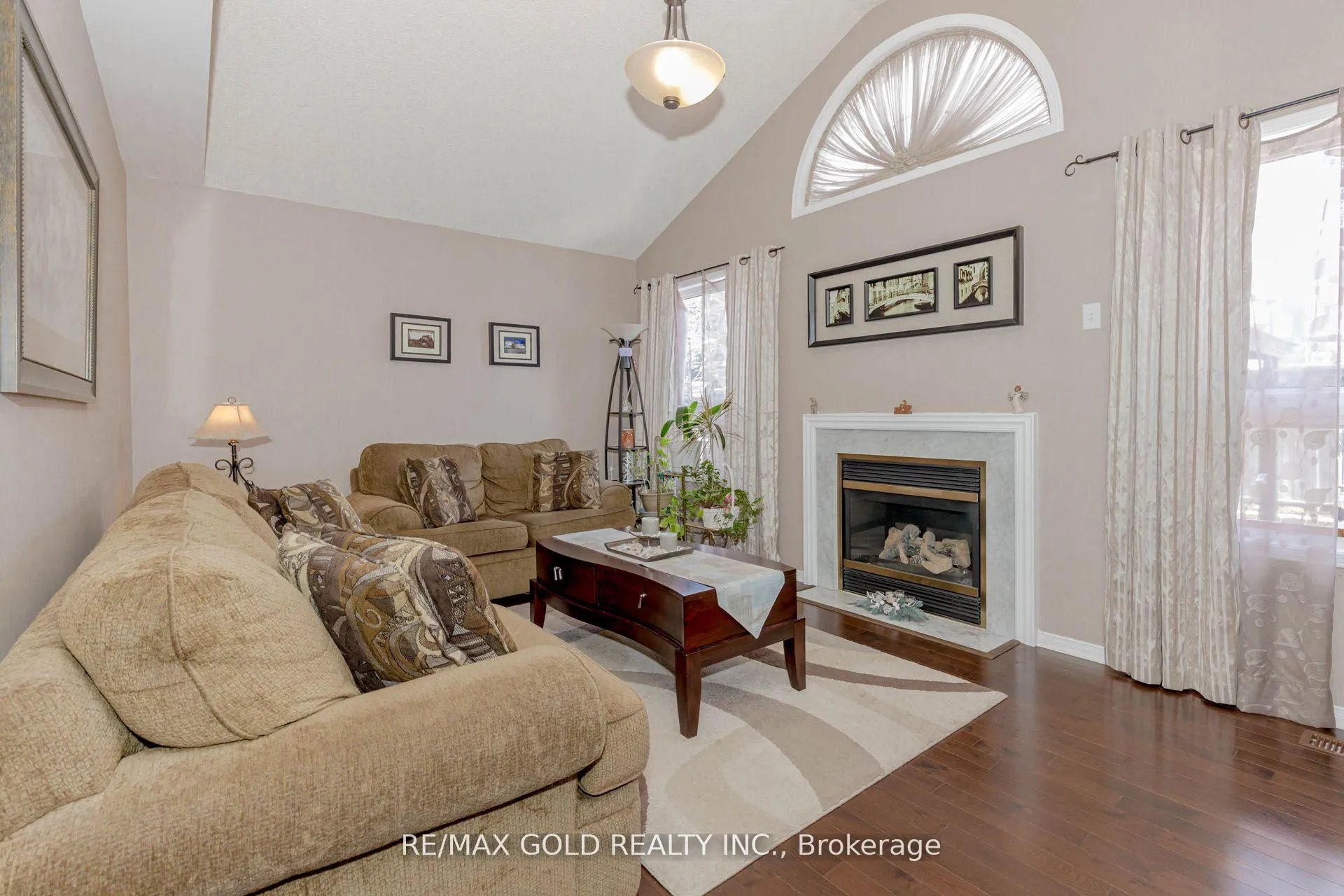 Photo 13 of 24 Sweet Clover Crescent, Brampton, Sandringham-Wellington — HOMEH