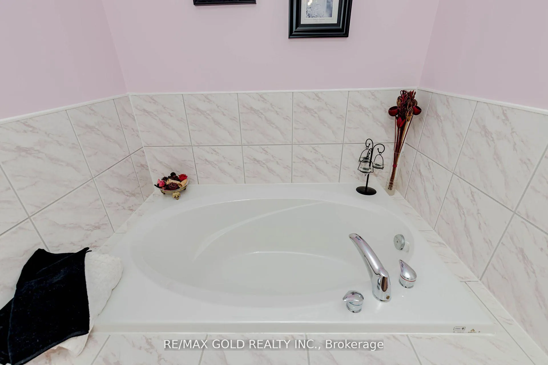 Photo 24 of 24 Sweet Clover Crescent, Brampton, Sandringham-Wellington — HOMEH