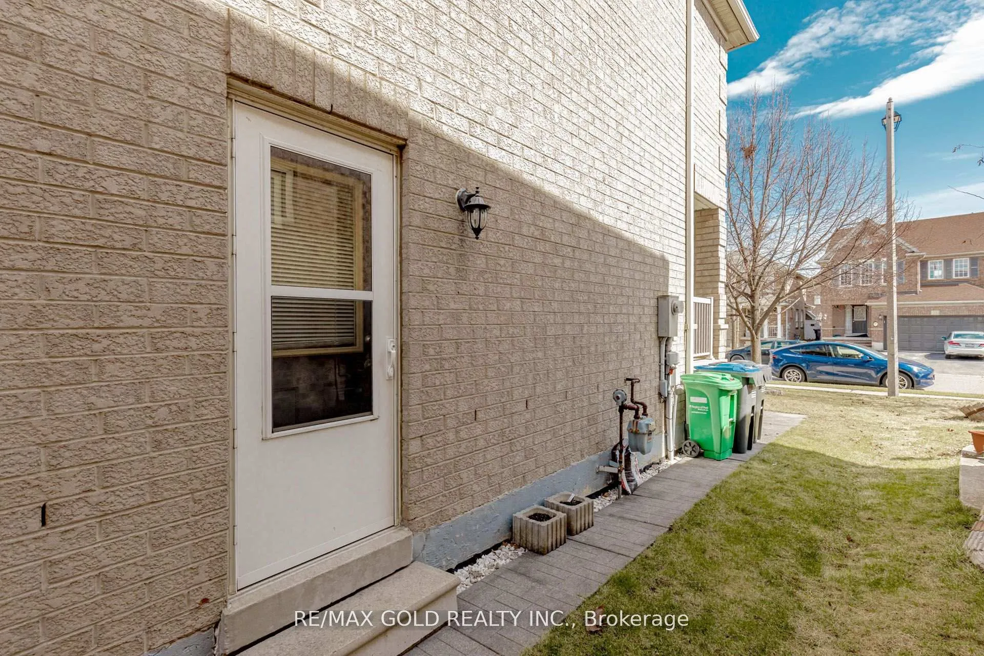 Photo 34 of 24 Sweet Clover Crescent, Brampton, Sandringham-Wellington — HOMEH