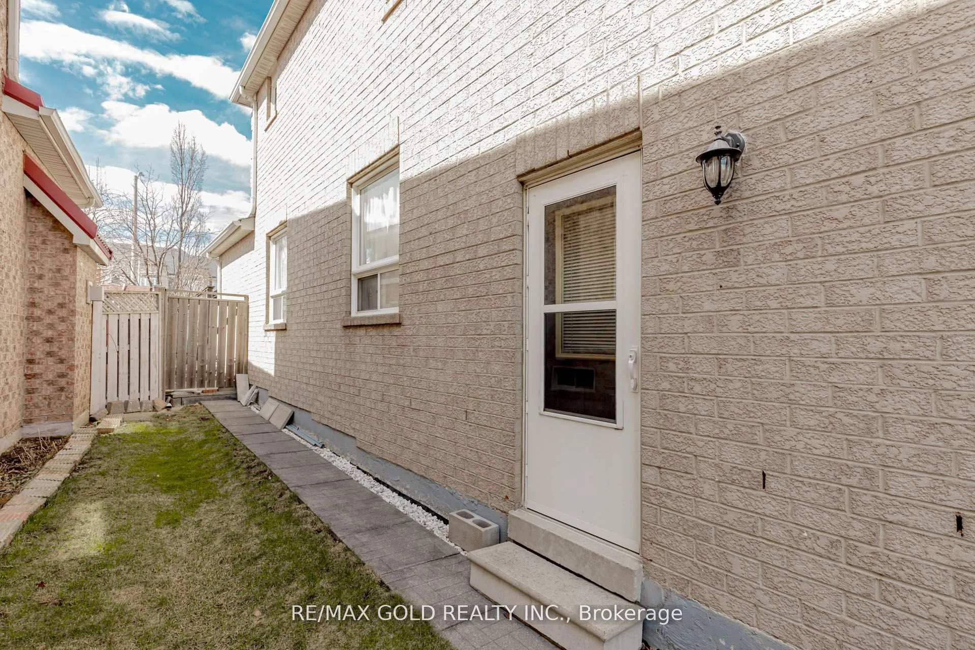 Photo 44 of 24 Sweet Clover Crescent, Brampton, Sandringham-Wellington — HOMEH