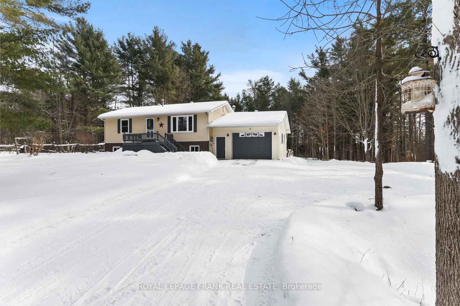 Photo 1 of 959 Bathurst 6 Concession, Tay Valley, Bathurst/Burgess & Sherbrooke (Bathurst) Twp — HOMEH