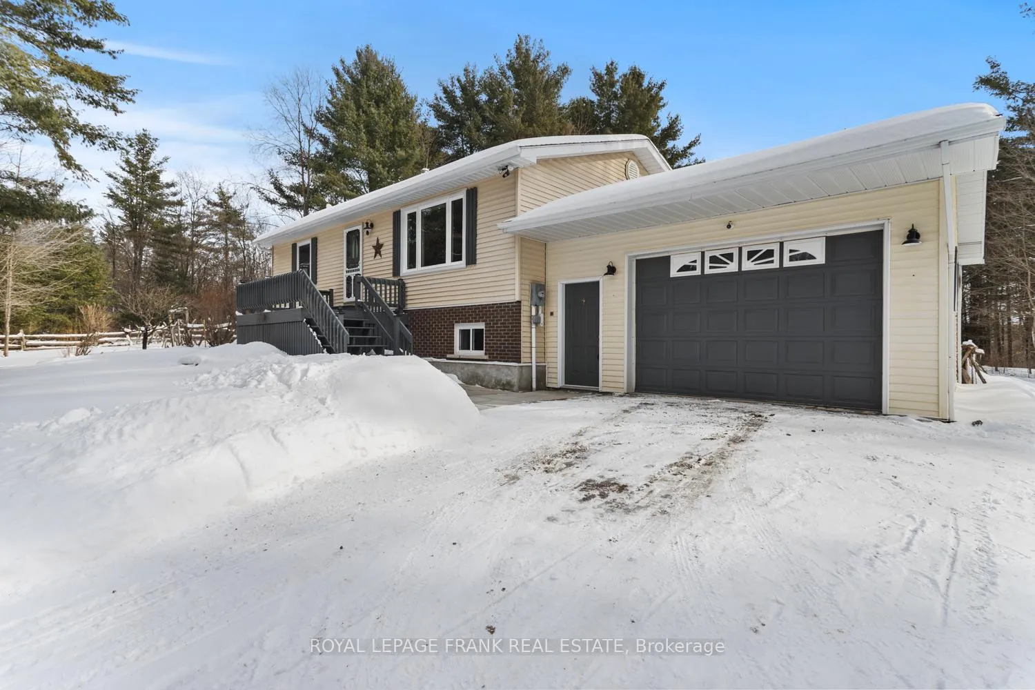 Photo 2 of 959 Bathurst 6 Concession, Tay Valley, Bathurst/Burgess & Sherbrooke (Bathurst) Twp — HOMEH
