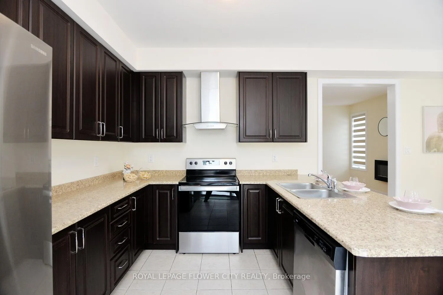 Photo 13 of 20 Brent Stephens Way, Brampton, Northwest Brampton — HOMEH