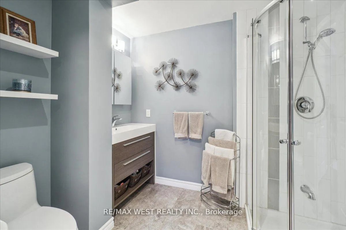 Photo 13 of 40 Boreham Circle, Brampton, Snelgrove — HOMEH