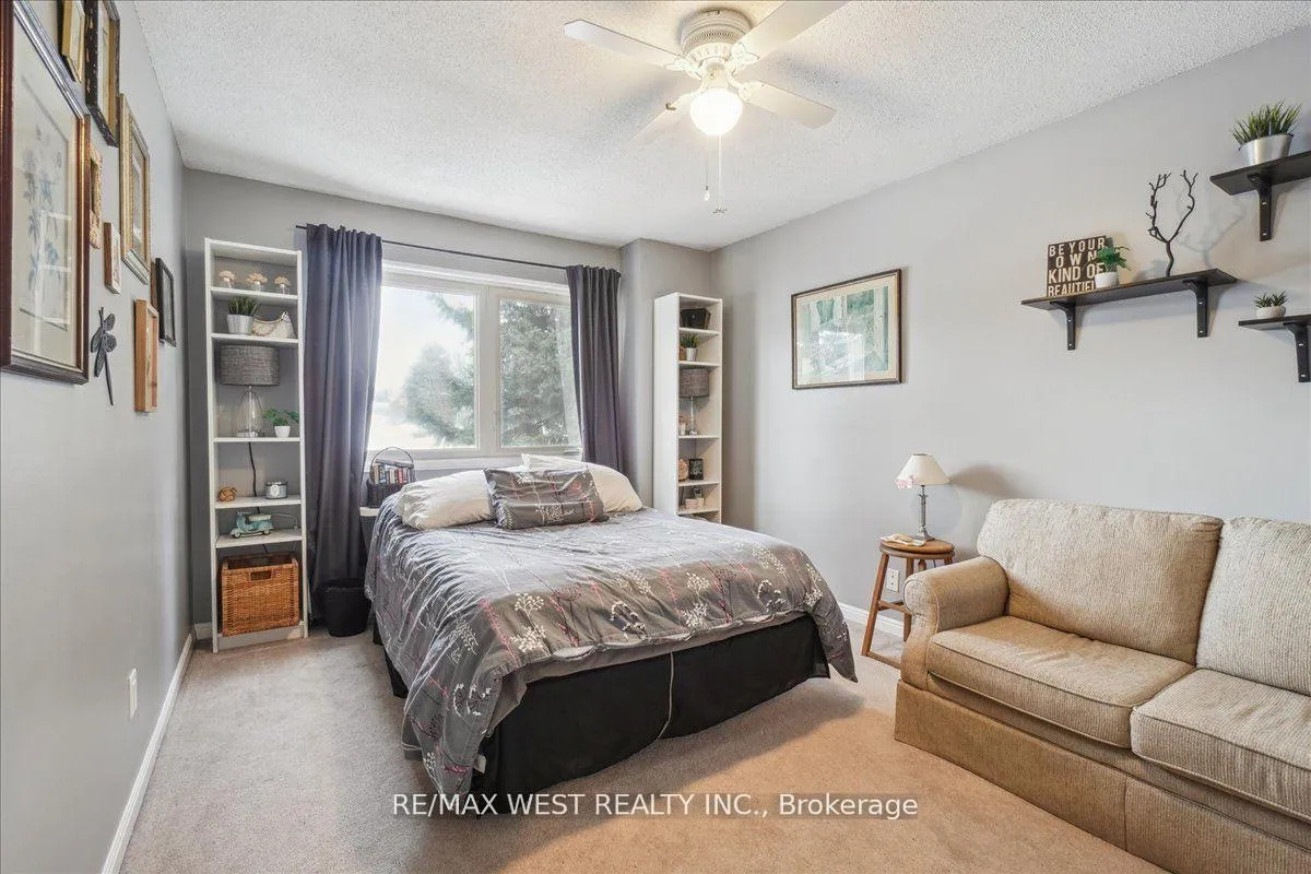 Photo 14 of 40 Boreham Circle, Brampton, Snelgrove — HOMEH