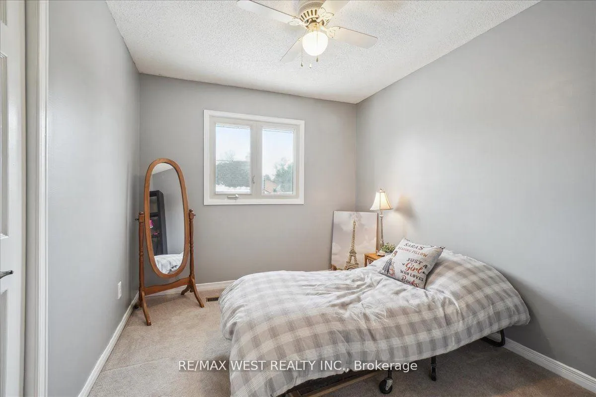 Photo 15 of 40 Boreham Circle, Brampton, Snelgrove — HOMEH