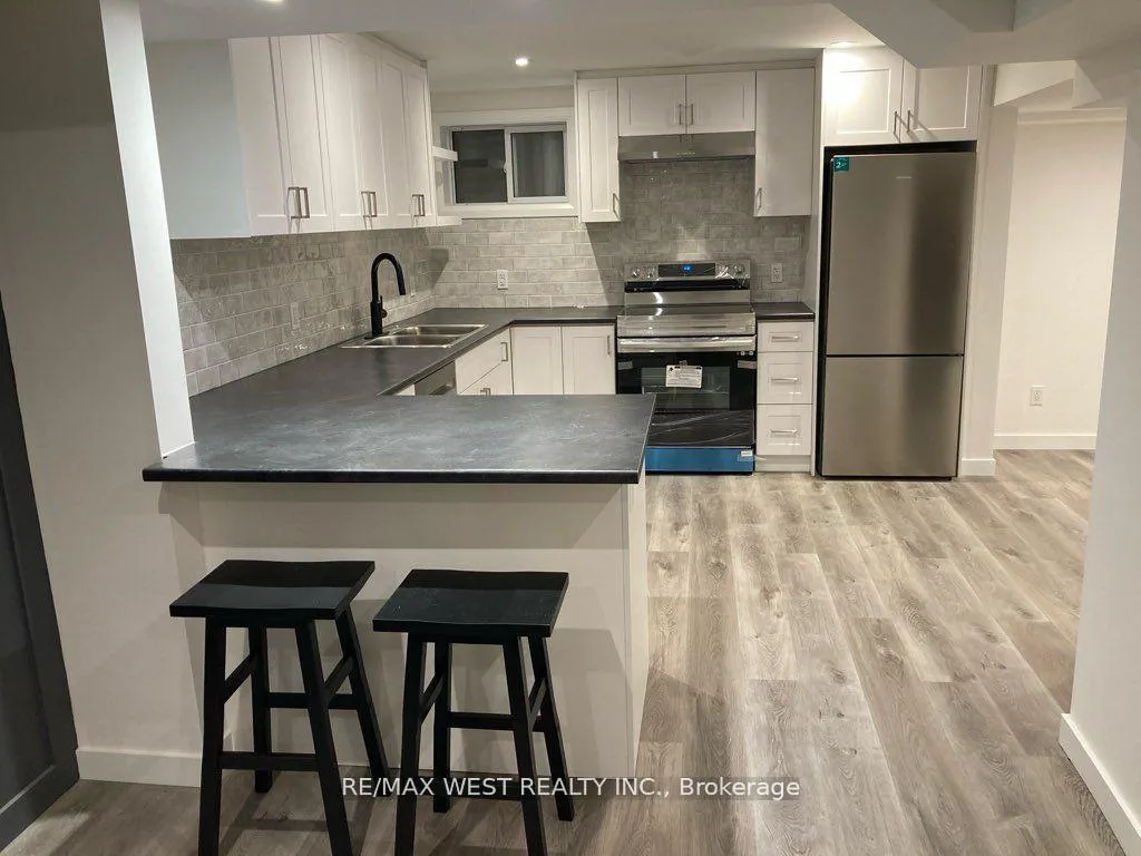 Photo 16 of 40 Boreham Circle, Brampton, Snelgrove — HOMEH