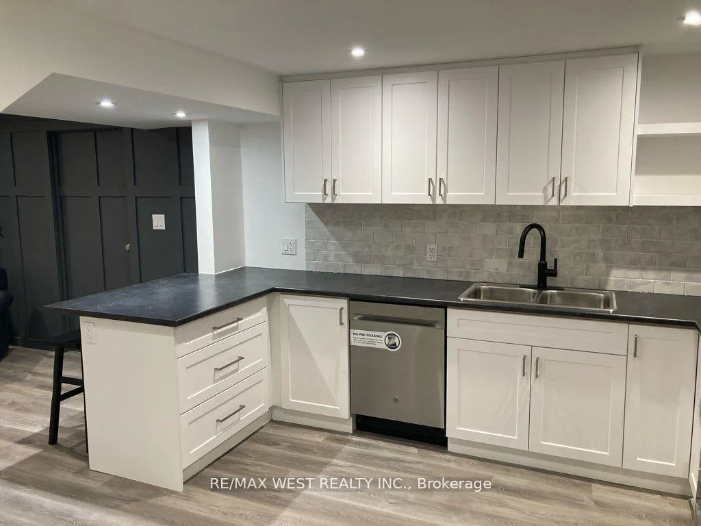 Photo 17 of 40 Boreham Circle, Brampton, Snelgrove — HOMEH