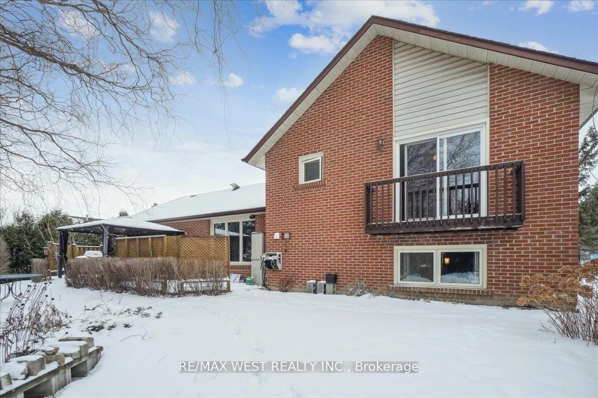 Photo 18 of 40 Boreham Circle, Brampton, Snelgrove — HOMEH