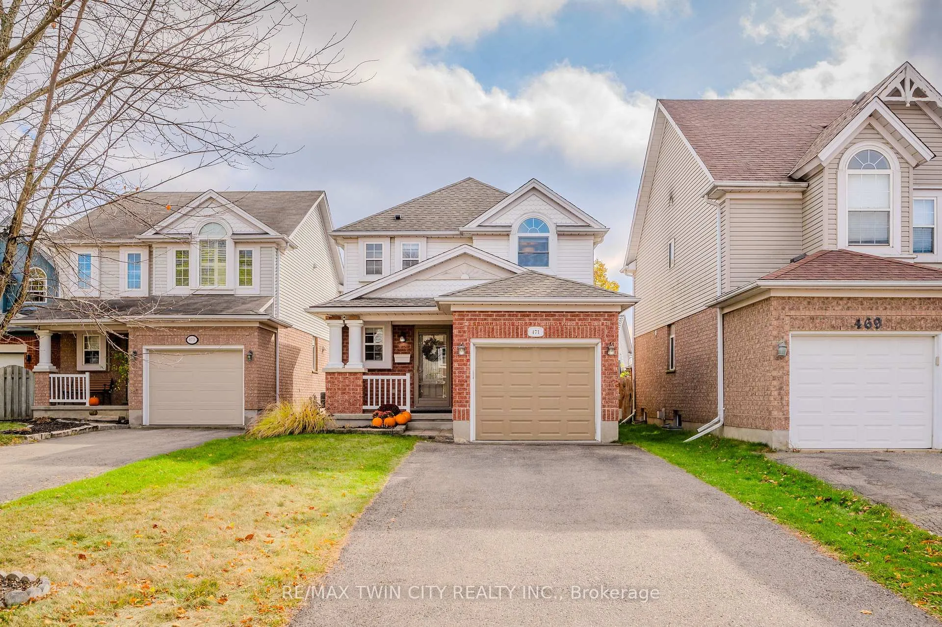 Photo 3 of 471 Citadel Court, Waterloo — HOMEH