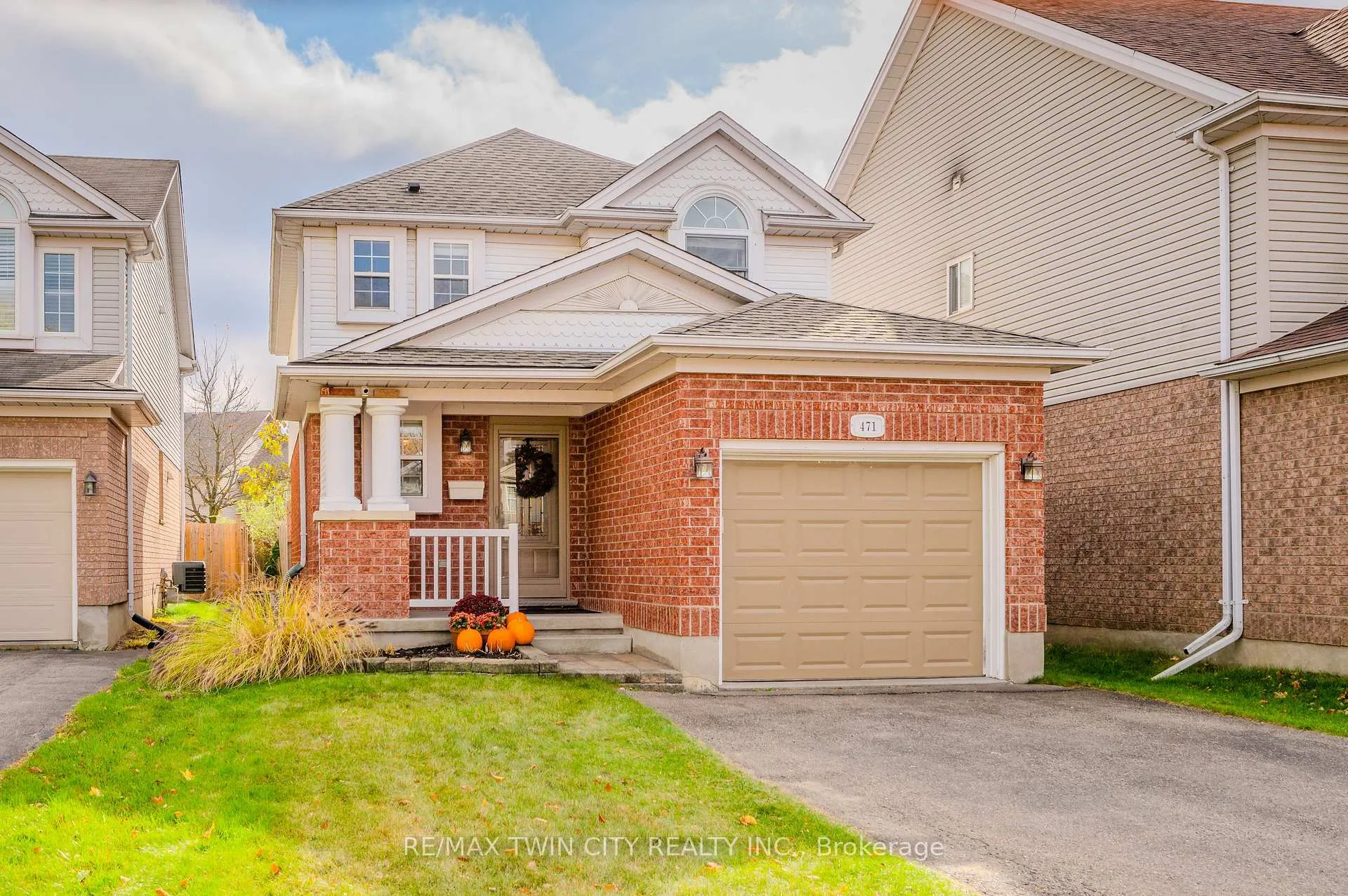 Photo 4 of 471 Citadel Court, Waterloo — HOMEH