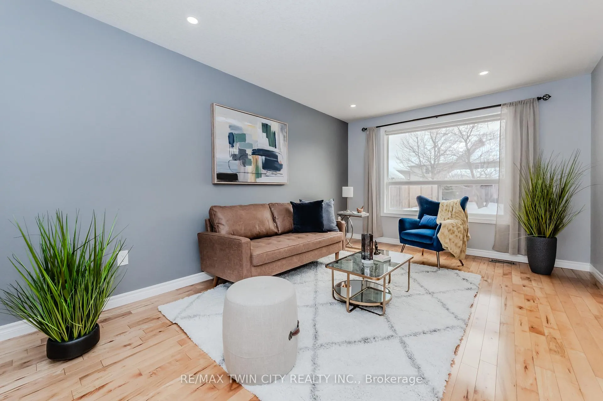 Photo 10 of 471 Citadel Court, Waterloo — HOMEH