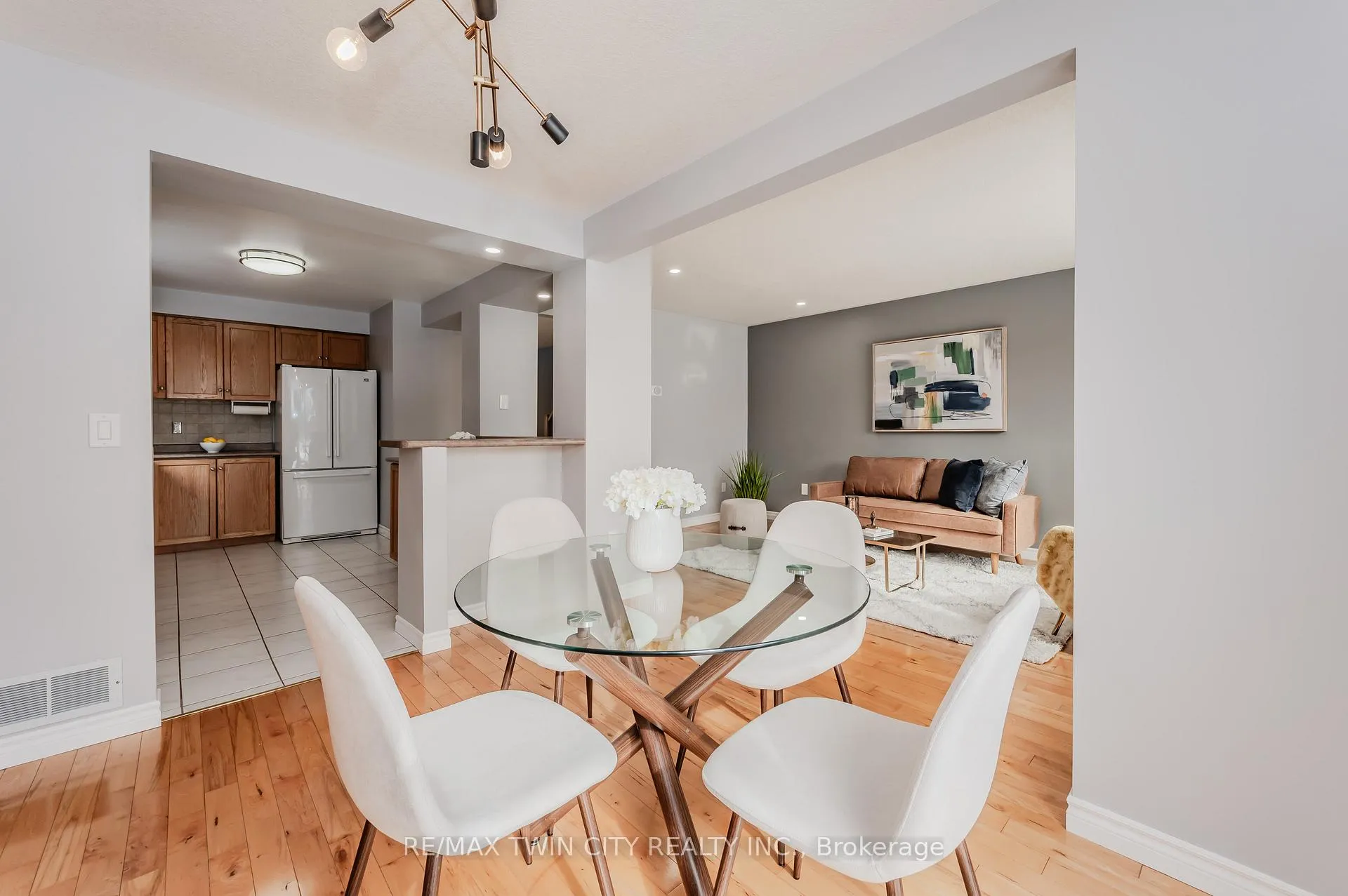 Photo 15 of 471 Citadel Court, Waterloo — HOMEH
