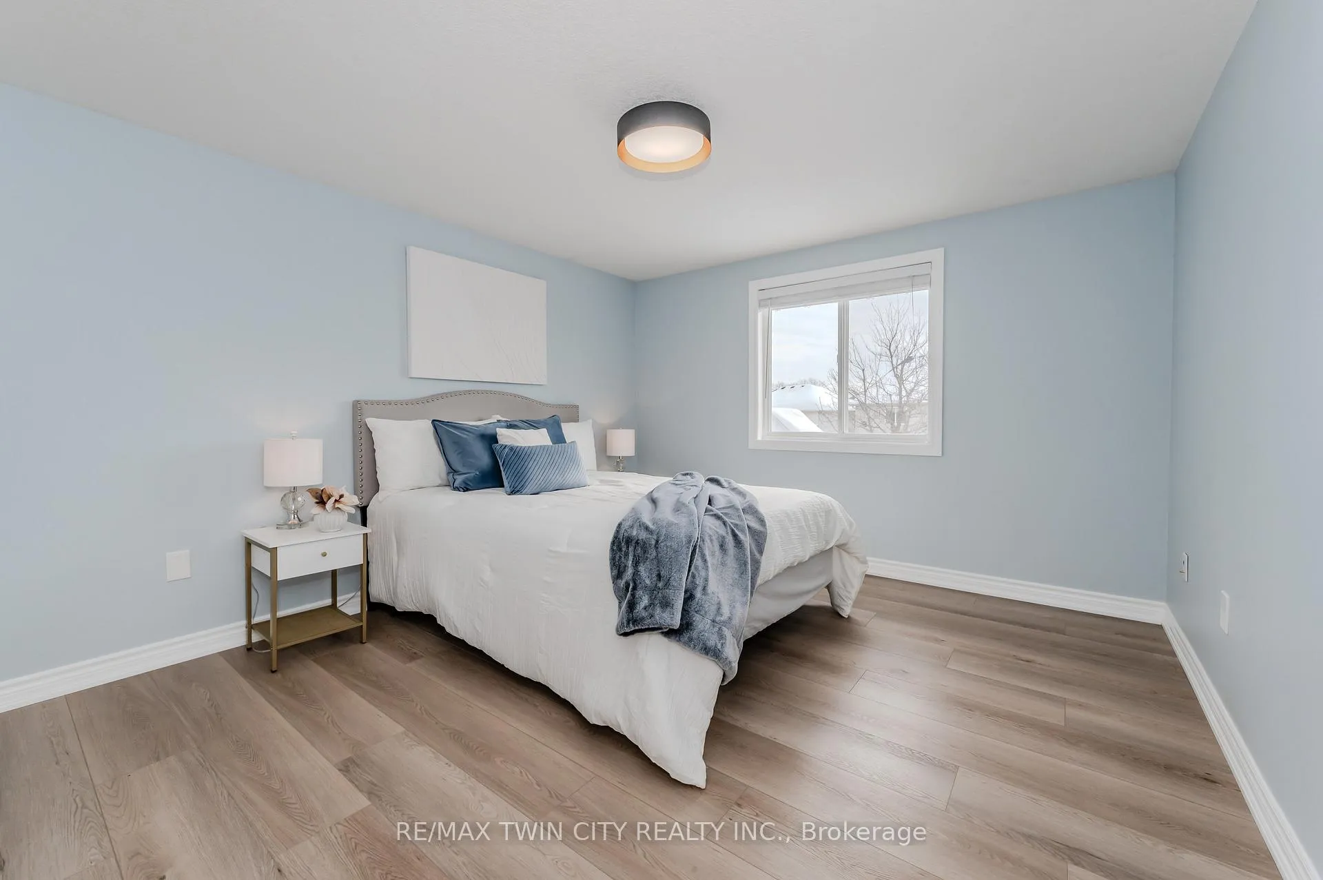 Photo 20 of 471 Citadel Court, Waterloo — HOMEH