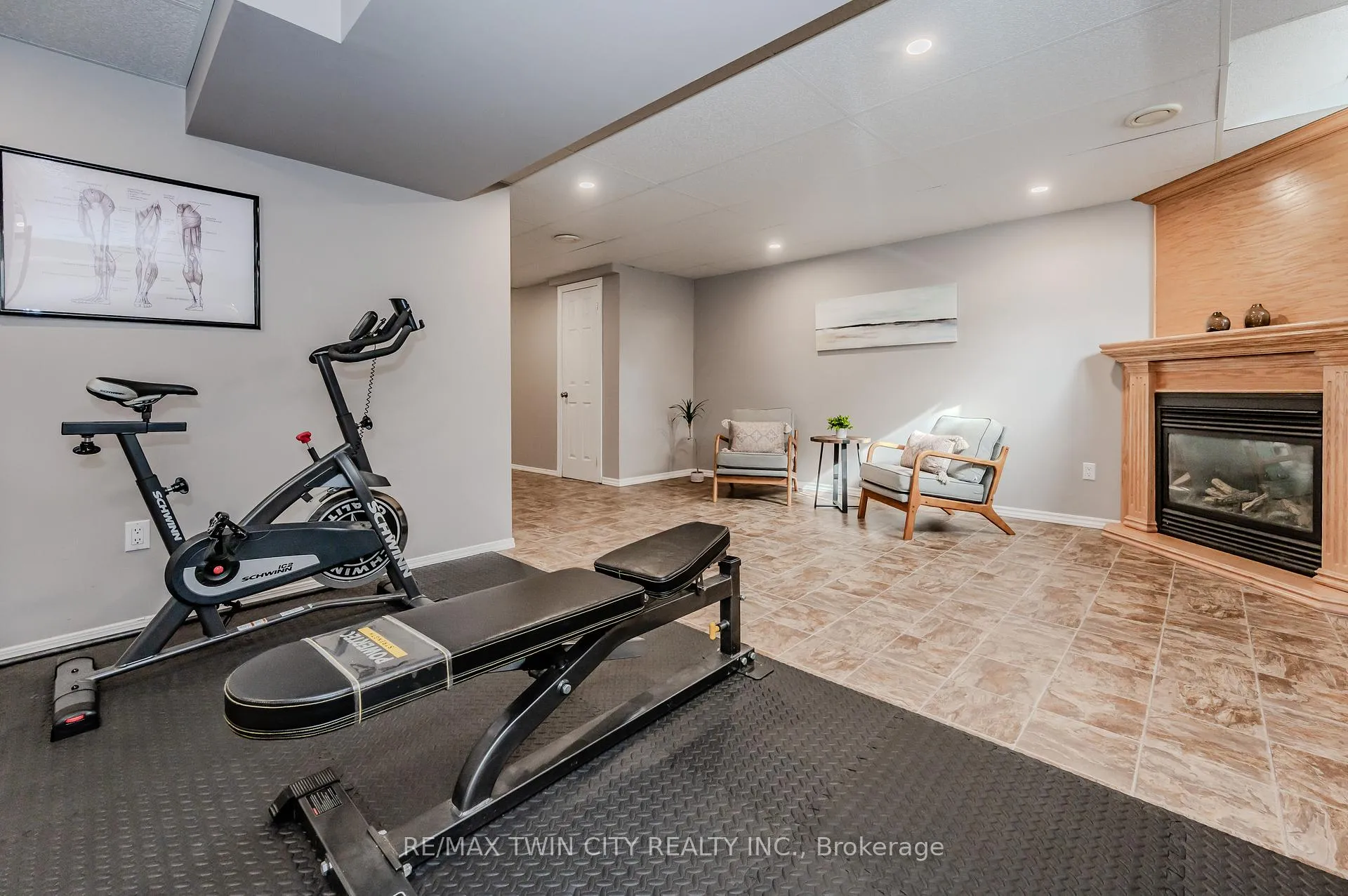 Photo 31 of 471 Citadel Court, Waterloo — HOMEH