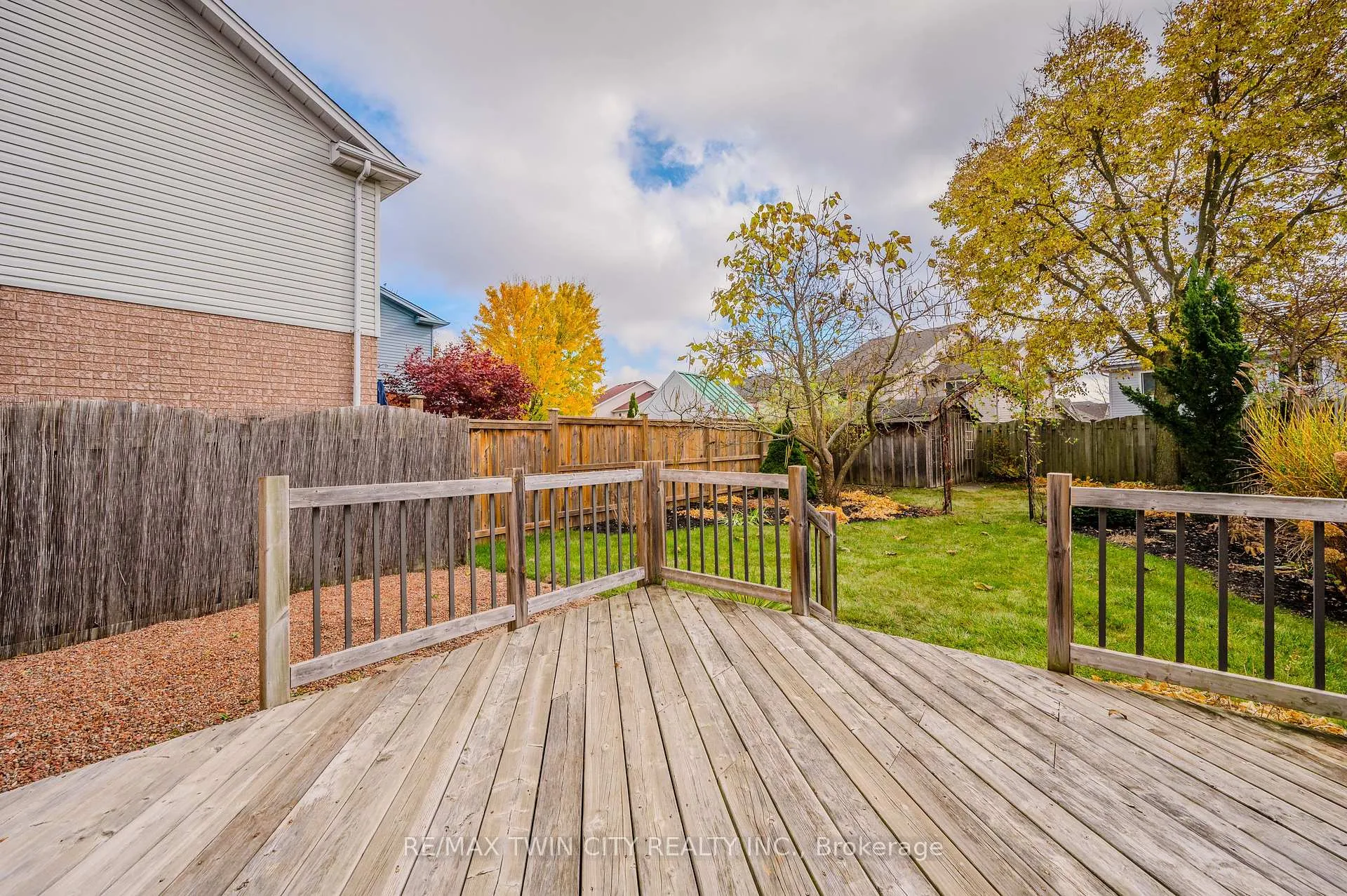 Photo 34 of 471 Citadel Court, Waterloo — HOMEH