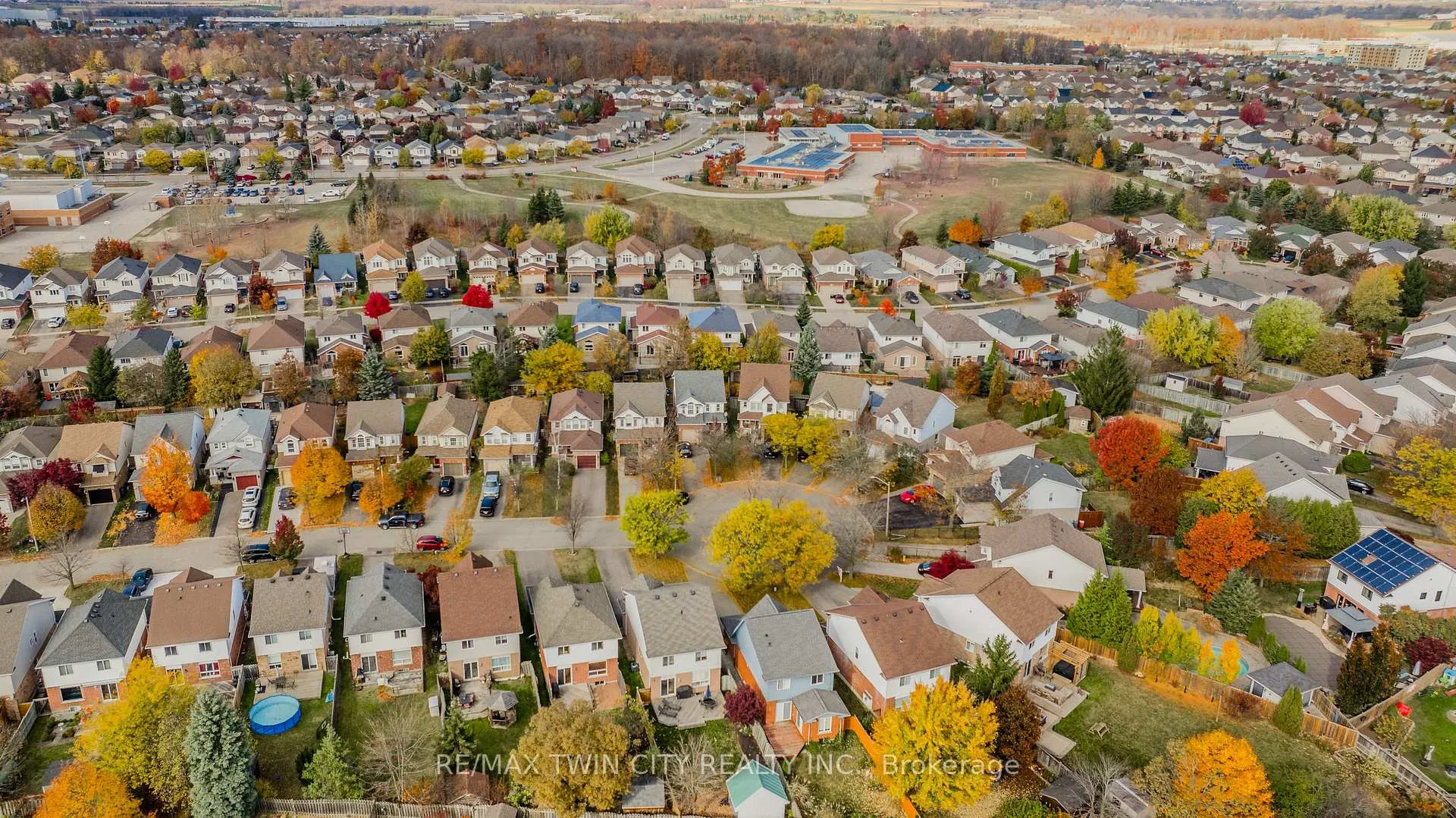 Photo 45 of 471 Citadel Court, Waterloo — HOMEH