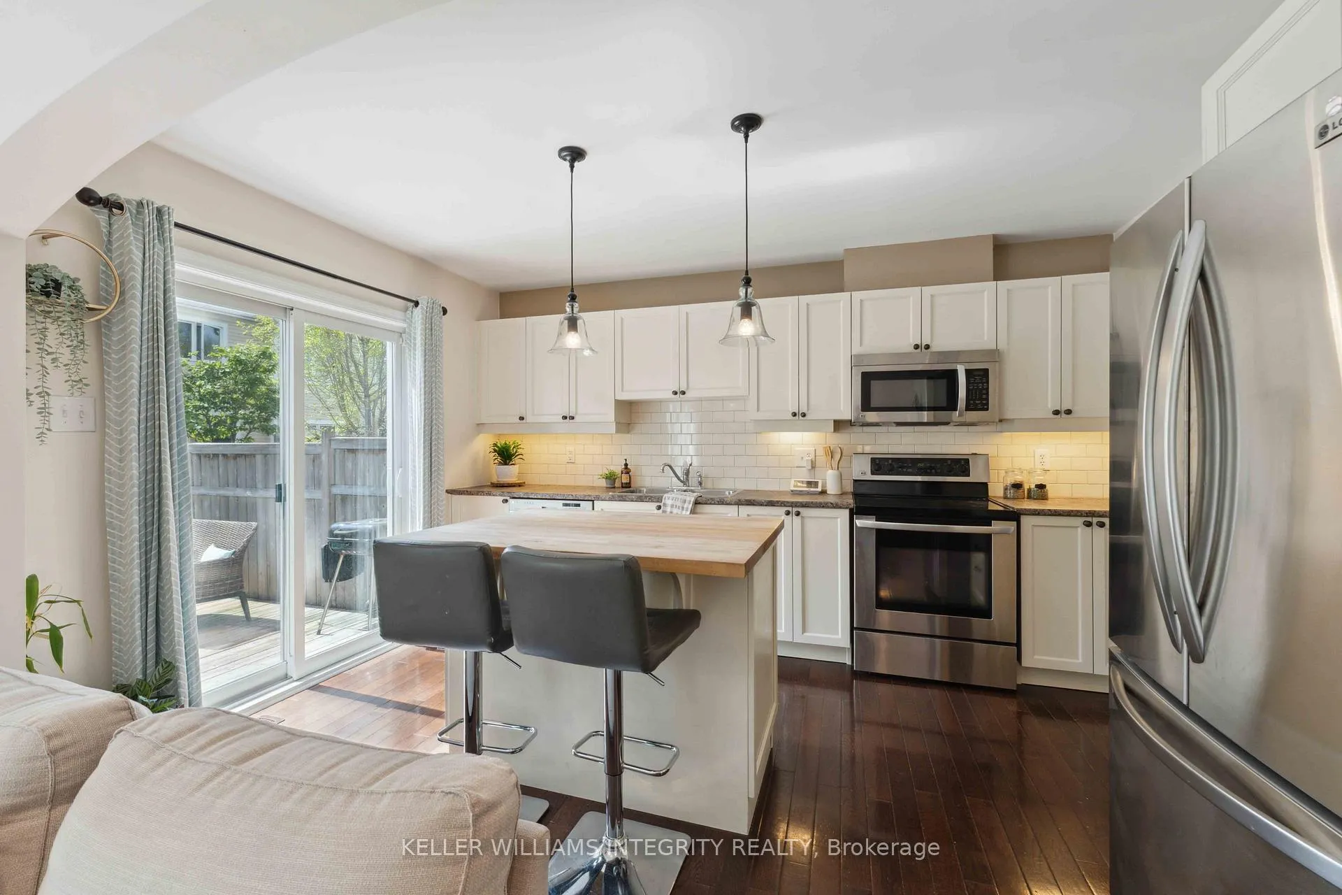 Photo 3 of 1051 Pampero Crescent, Ottawa, Stittsville (North) — HOMEH