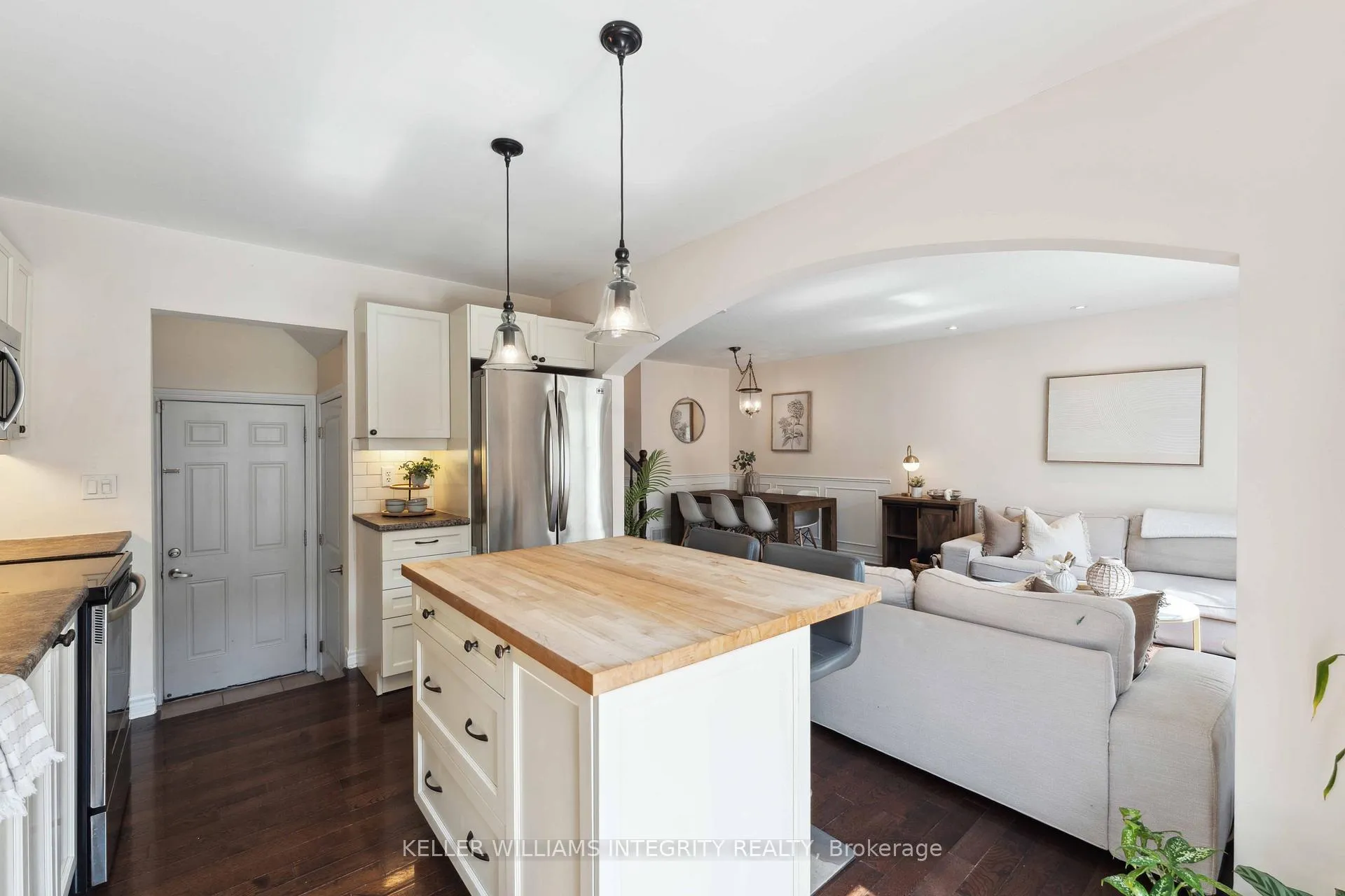 Photo 4 of 1051 Pampero Crescent, Ottawa, Stittsville (North) — HOMEH