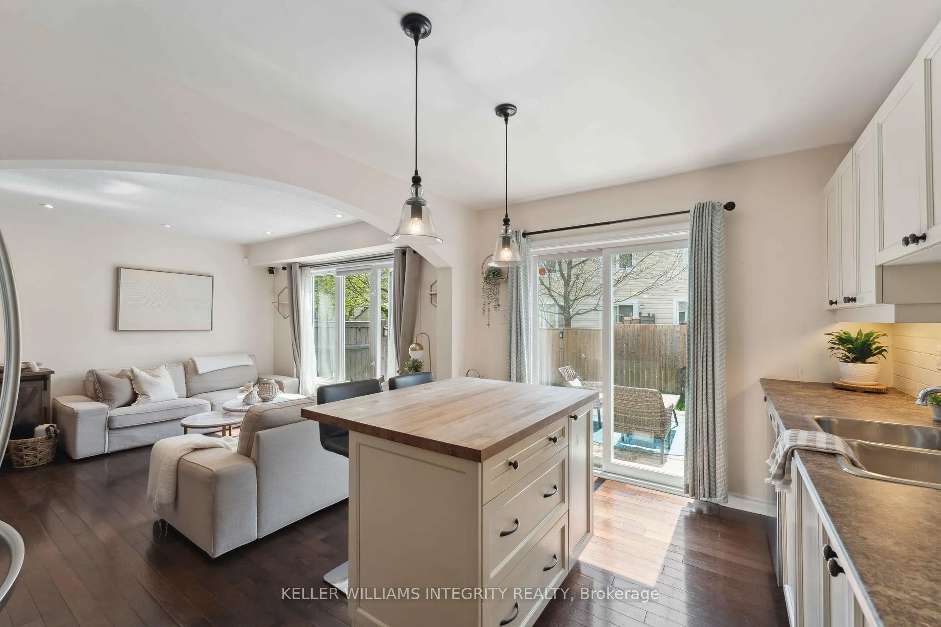 Photo 5 of 1051 Pampero Crescent, Ottawa, Stittsville (North) — HOMEH