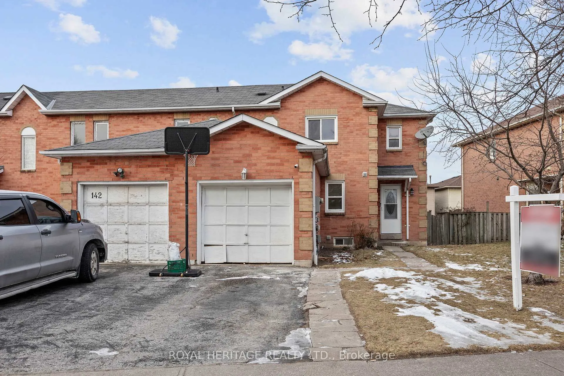 Photo 2 of 140 Wright Crescent, Ajax, Central — HOMEH