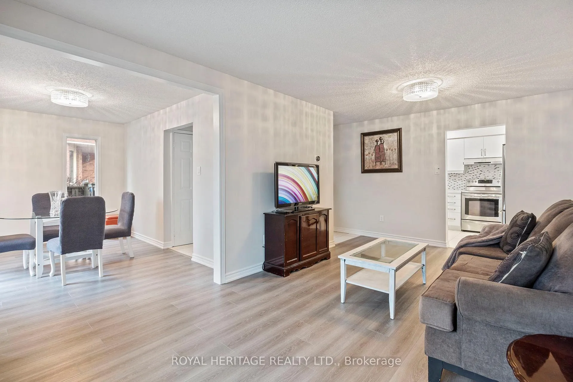 Photo 9 of 140 Wright Crescent, Ajax, Central — HOMEH