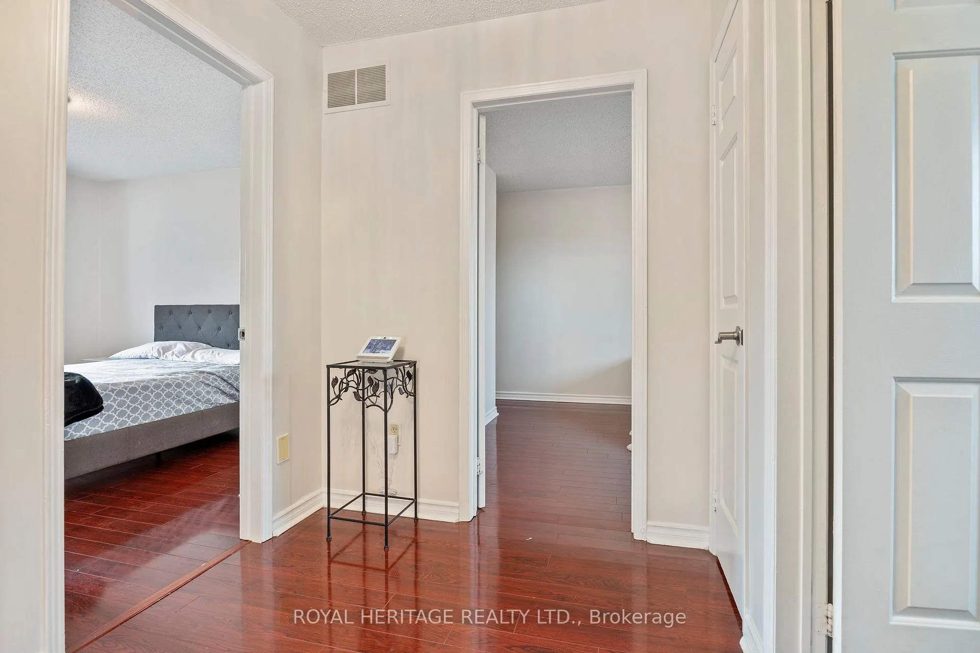 Photo 19 of 140 Wright Crescent, Ajax, Central — HOMEH