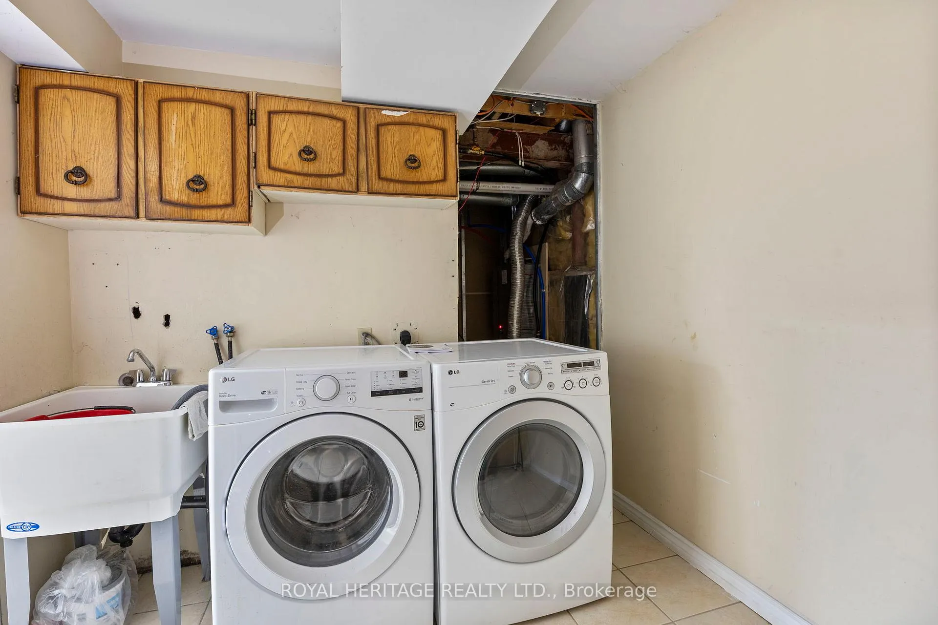 Photo 28 of 140 Wright Crescent, Ajax, Central — HOMEH