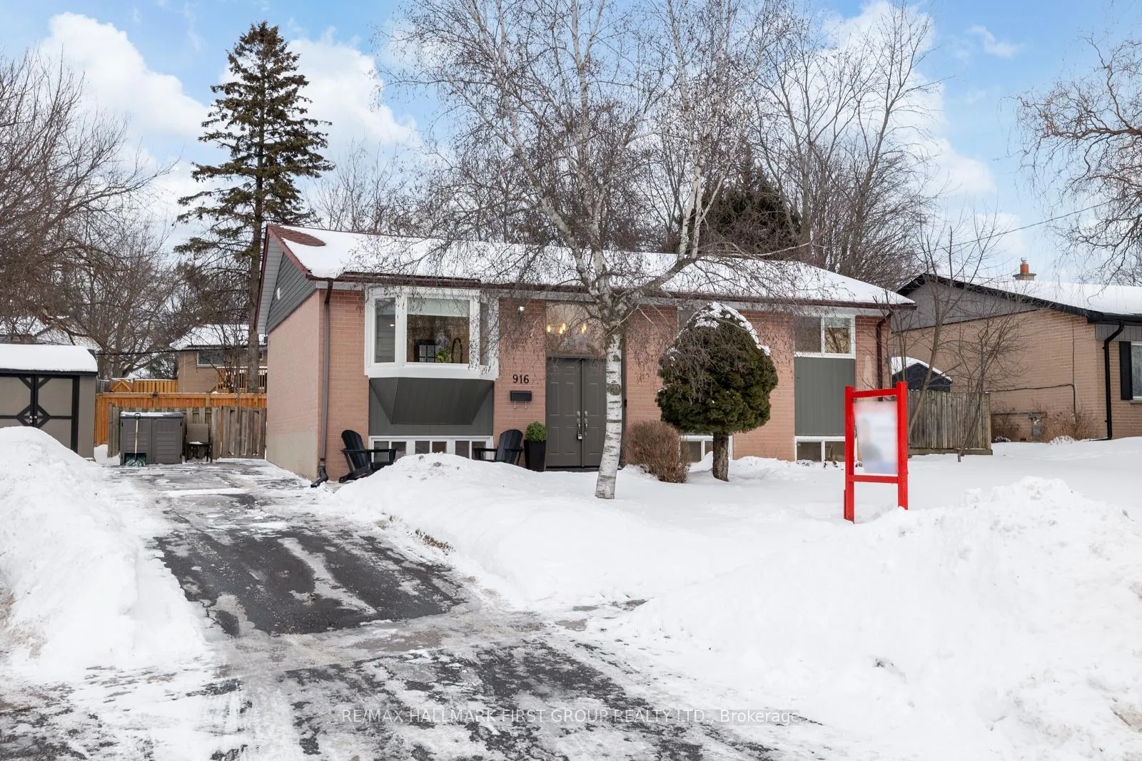 Photo 1 of 916 Greenwood Crescent, Whitby, Downtown Whitby — HOMEH