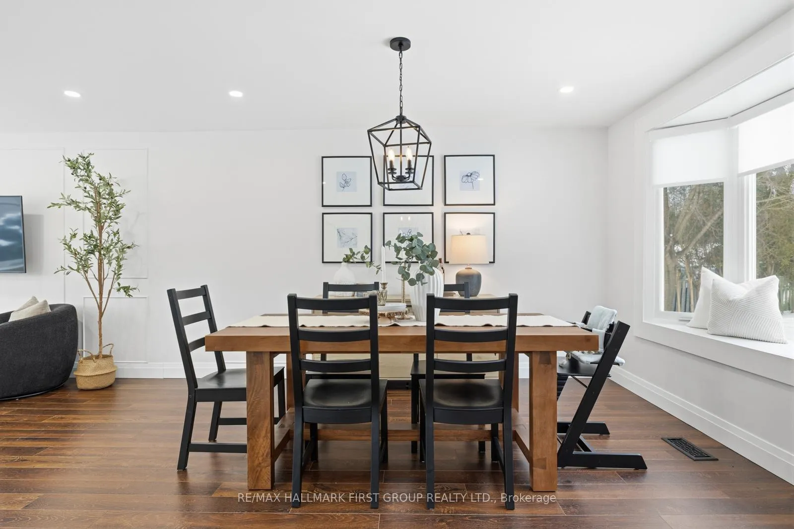 Photo 8 of 916 Greenwood Crescent, Whitby, Downtown Whitby — HOMEH