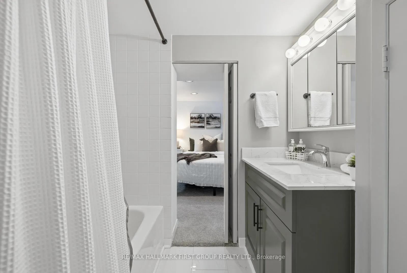 Photo 16 of 916 Greenwood Crescent, Whitby, Downtown Whitby — HOMEH