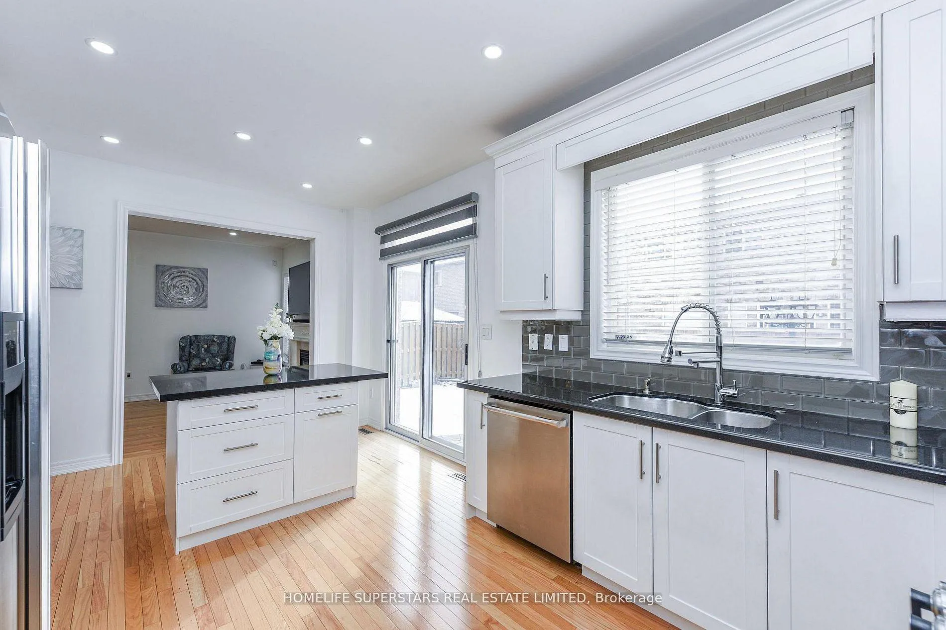 Photo 9 of 27 Dovehaven Crescent, Brampton, Bram East — HOMEH