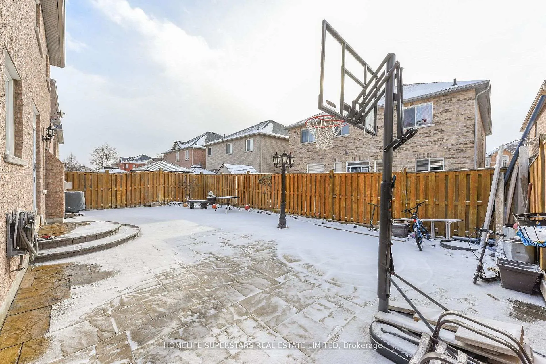 Photo 44 of 27 Dovehaven Crescent, Brampton, Bram East — HOMEH