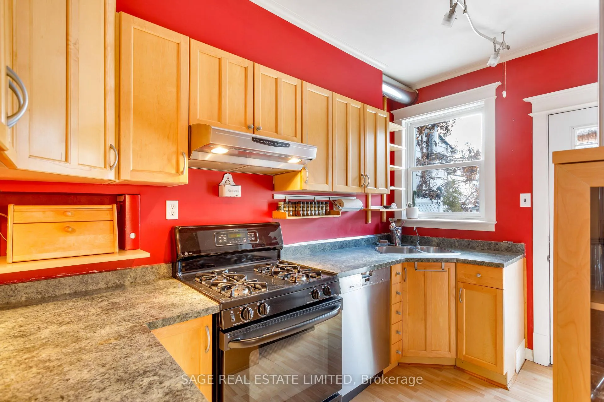 Photo 16 of 124 Alton Avenue, Toronto, South Riverdale — HOMEH