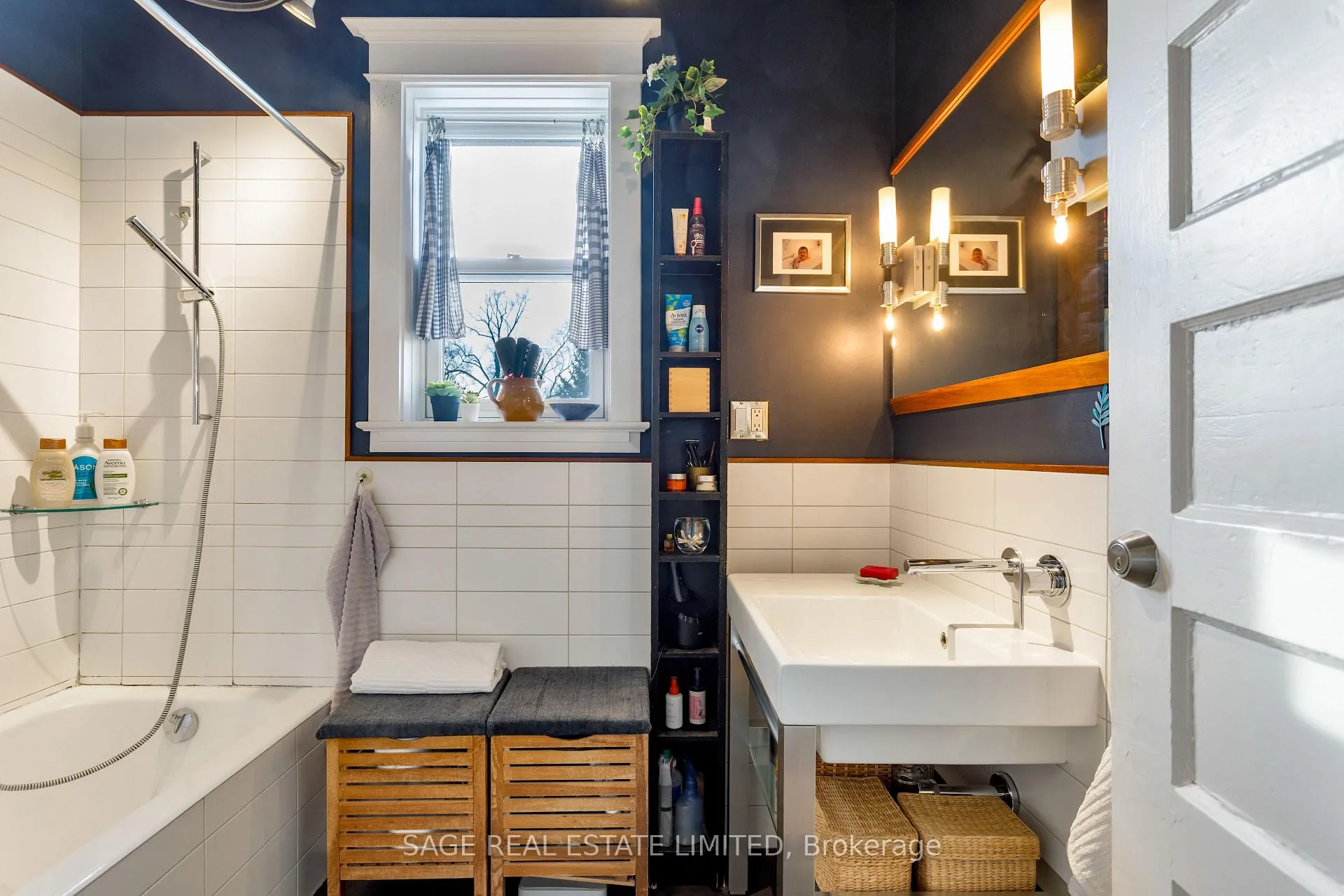 Photo 37 of 124 Alton Avenue, Toronto, South Riverdale — HOMEH