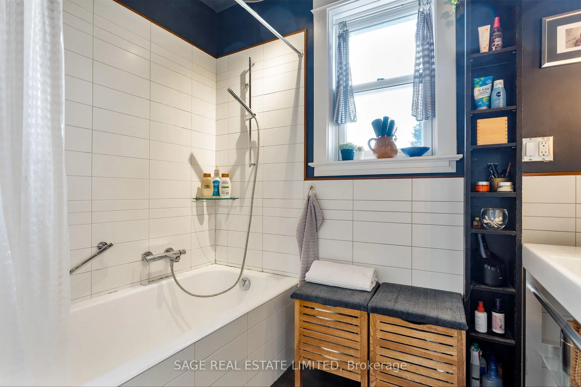 Photo 39 of 124 Alton Avenue, Toronto, South Riverdale — HOMEH
