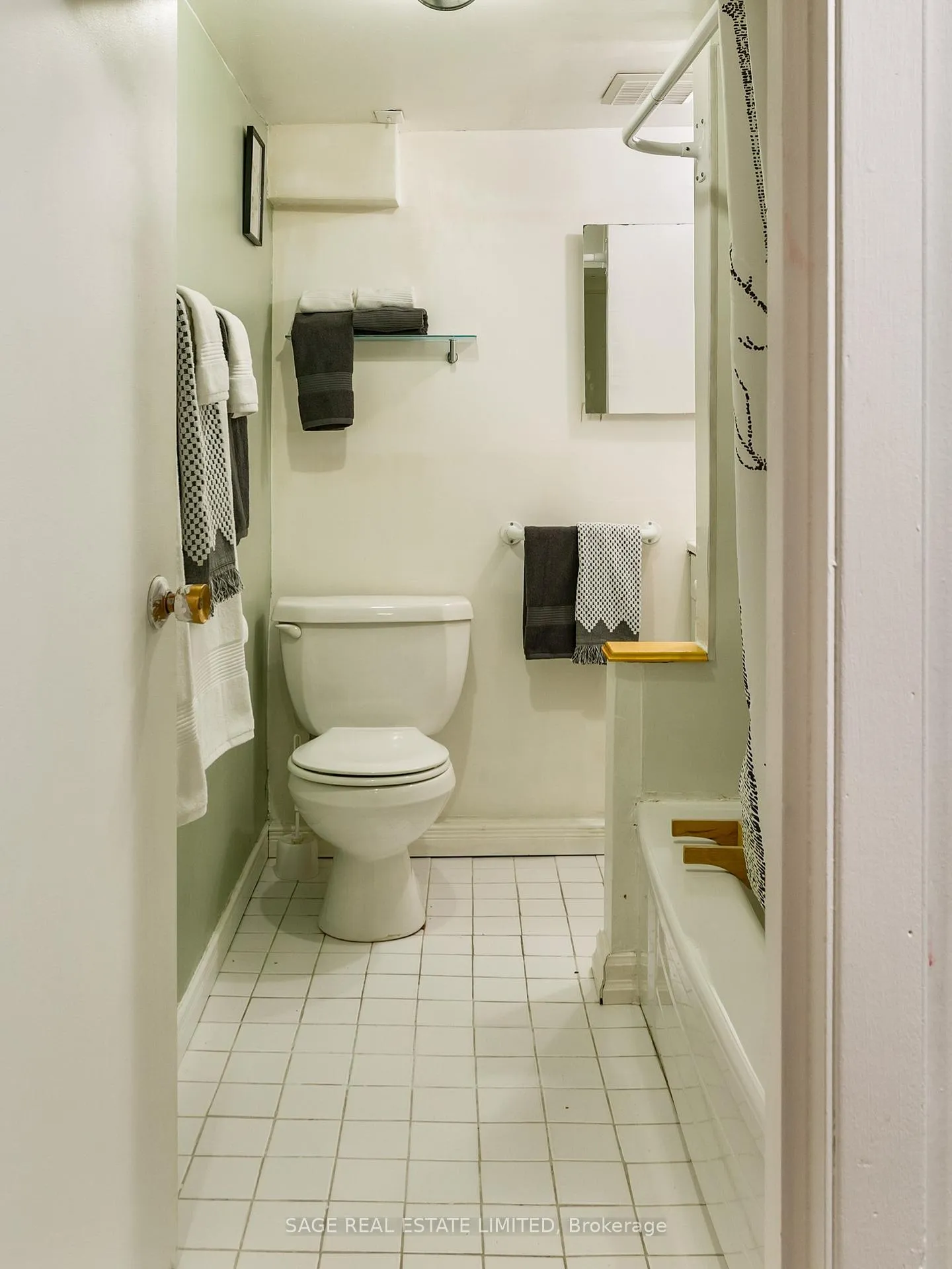Photo 44 of 124 Alton Avenue, Toronto, South Riverdale — HOMEH