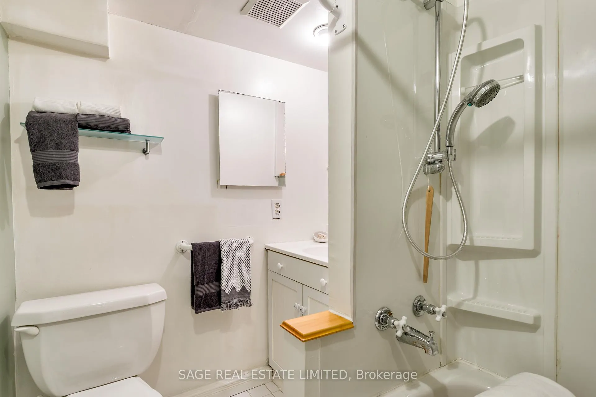 Photo 45 of 124 Alton Avenue, Toronto, South Riverdale — HOMEH