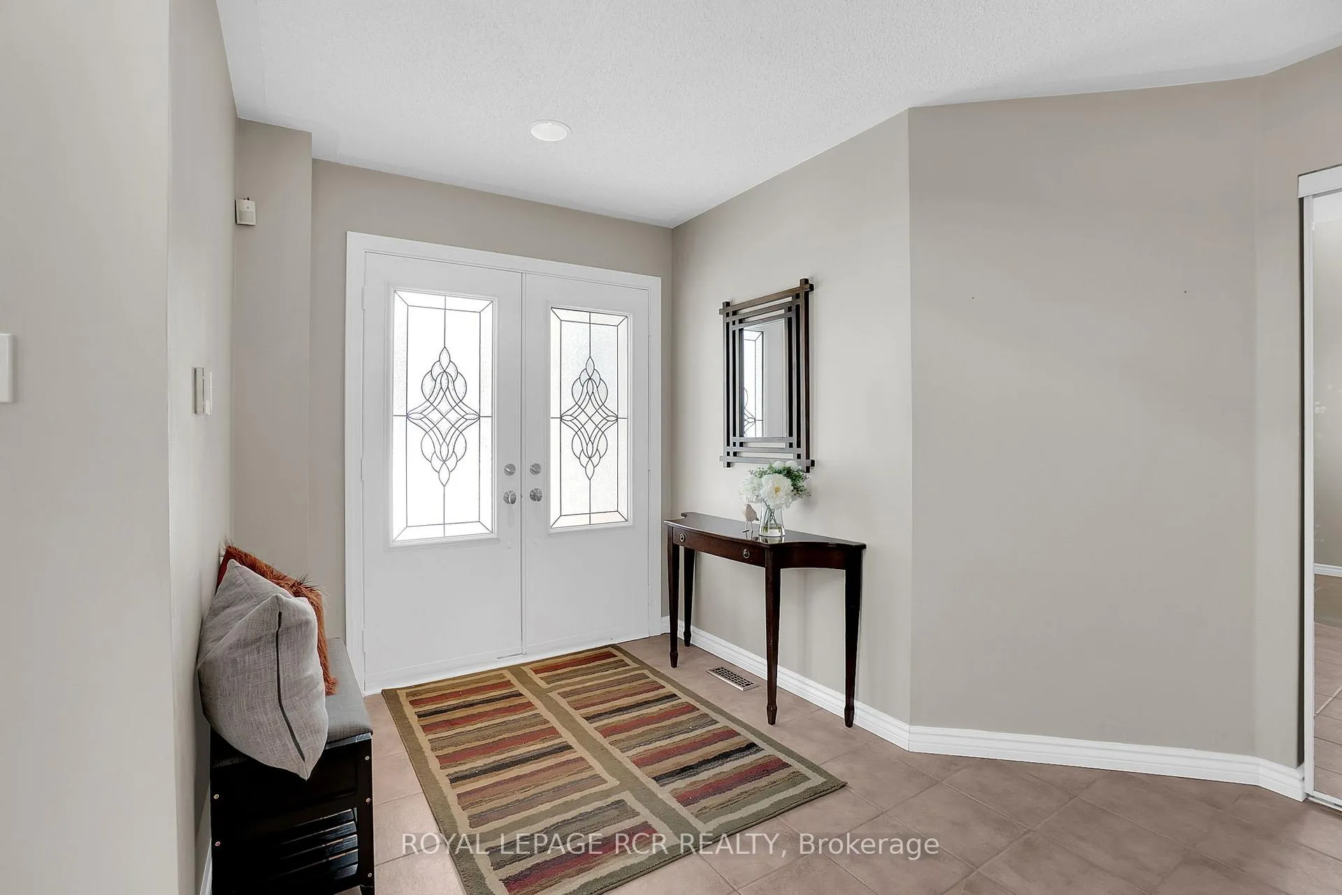 Photo 4 of 18 Old Hickory Court, Caledon, Bolton East — HOMEH