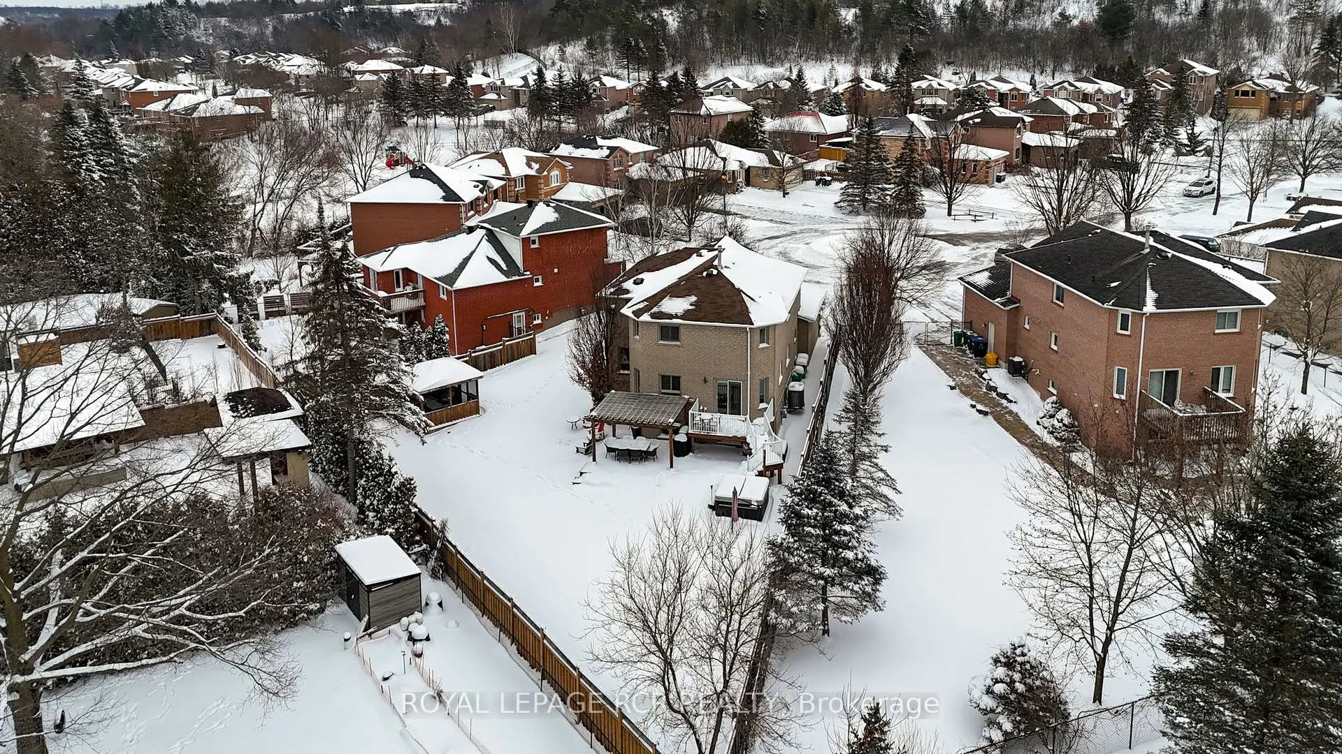 Photo 40 of 18 Old Hickory Court, Caledon, Bolton East — HOMEH