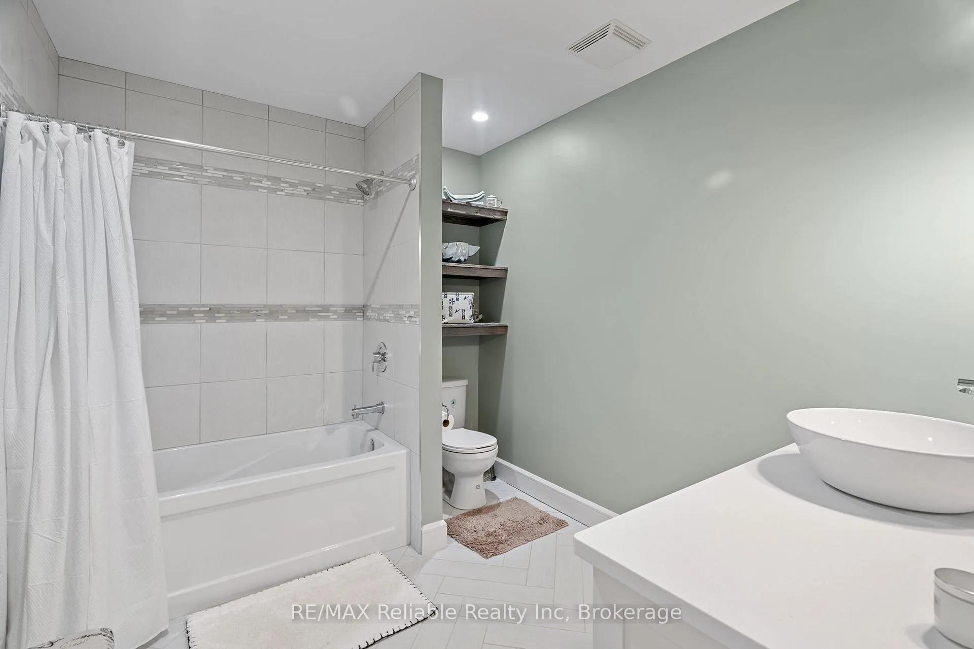 Photo 34 of 34734 Bayfield Road, Bluewater, Bayfield — HOMEH