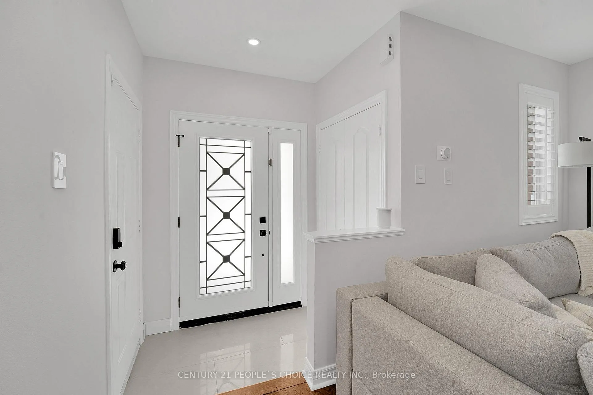 Photo 3 of 166 Marbella Road, Vaughan, Sonoma Heights — HOMEH