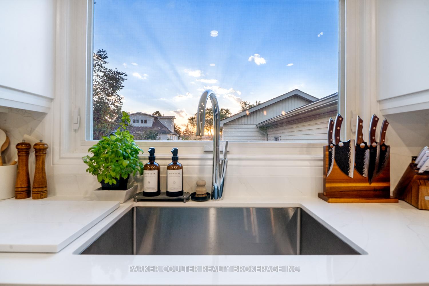 Photo 14 of 27148 Kennedy Road, Georgina, Historic Lakeshore Communities — HOMEH