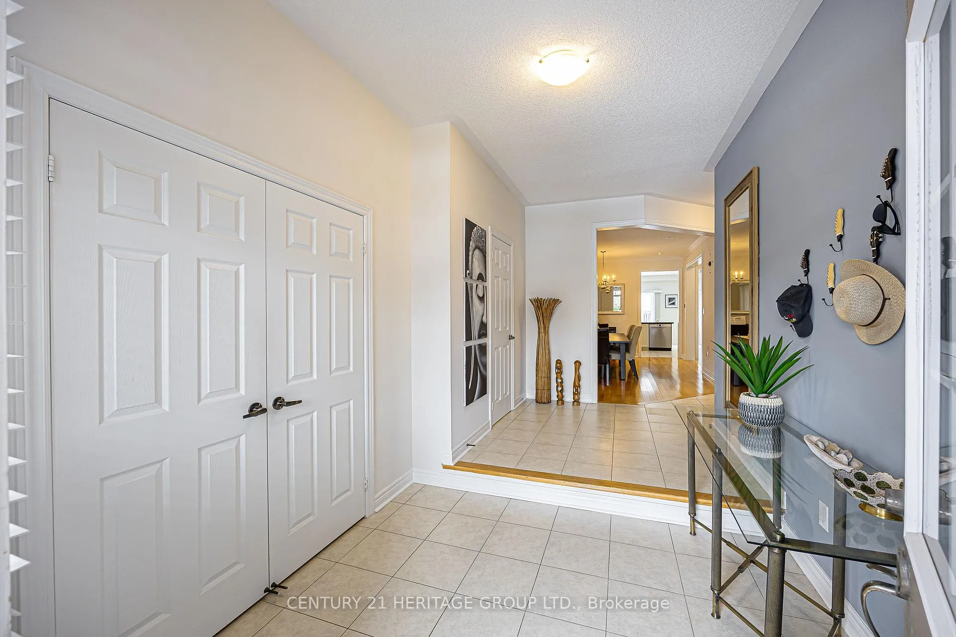Photo 1 of 52 Maple Valley Road, Vaughan, Patterson — HOMEH